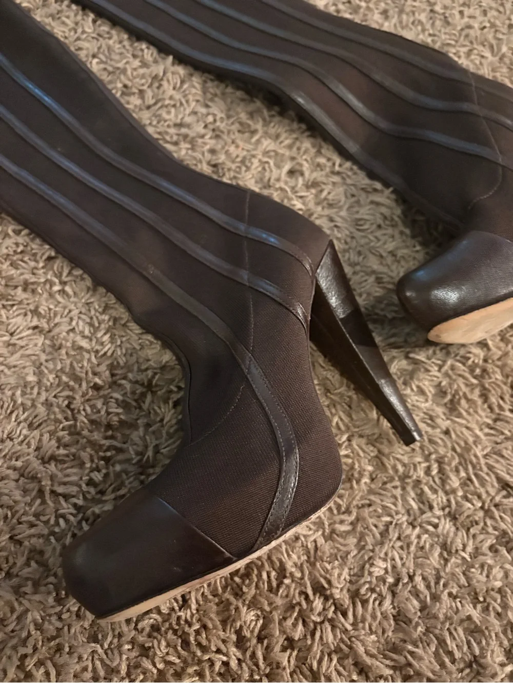 REPORT SIGNATURE Steinway Thigh high Boots size 7